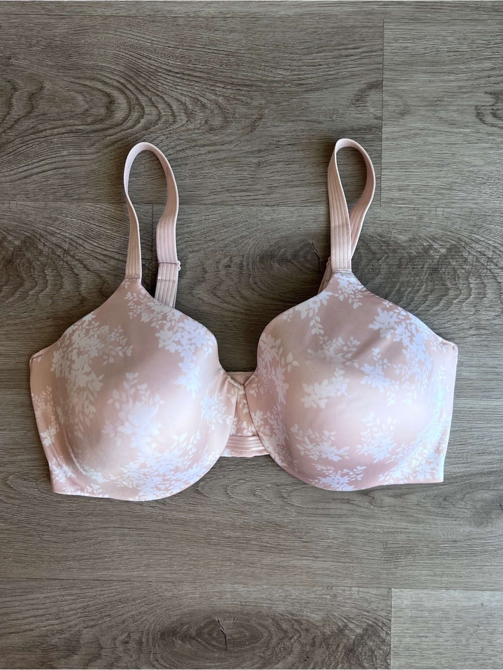 Bali Womens Beige Floral Underwire Smoothing & Concealing Contour Bra Size 40DD